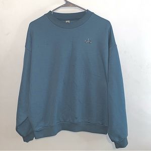 Alo Yoga Accolade Crew Neck Pullover (BLUE)